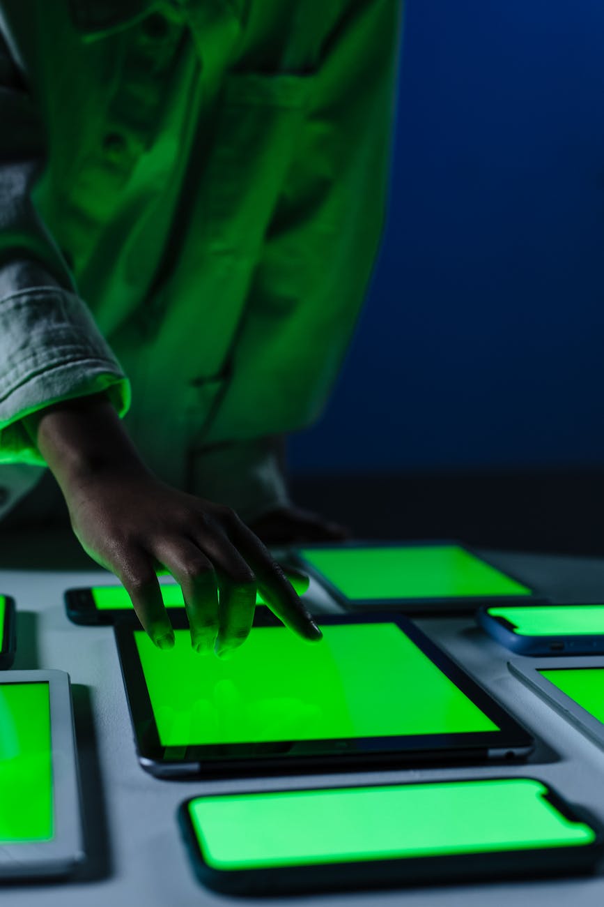 Cuneo, recuperati beni elettronici per 300mila euro: restituiti al proprietario