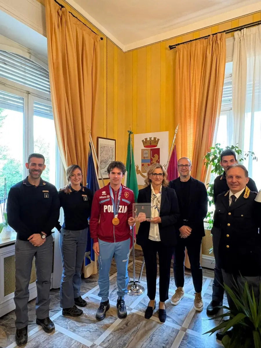 Cuneo, il Questore incontra Martino Carollo dopo il bronzo olimpico a Milano-Cortina