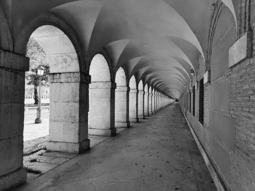 Cuneo, lavaggio dei portici dal 20 luglio: il calendario