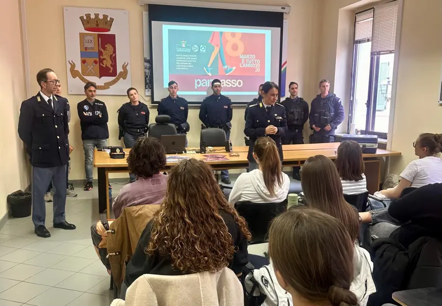 “È tutto l’anno”: studenti in Questura a Cuneo per parlare di violenza di genere