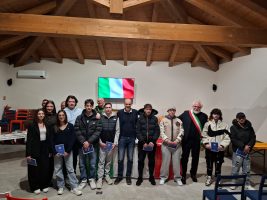 Casalgrasso, consegnata la Costituzione ai neo diciottenni della comunità